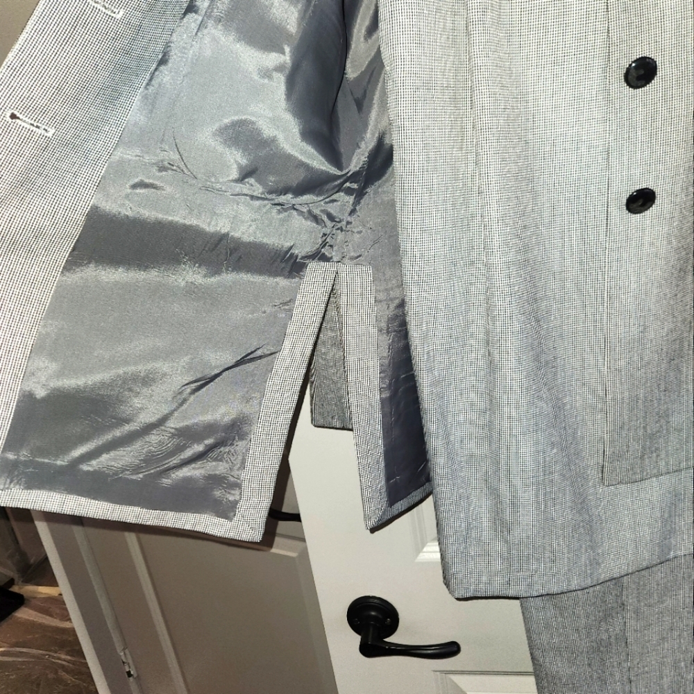 PROFESSIONAL 3-piece suit